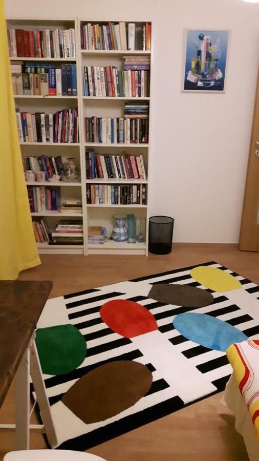 Prostorny 3 Pokojovy Apartman S Dvema Terasami 프라하 외부 사진