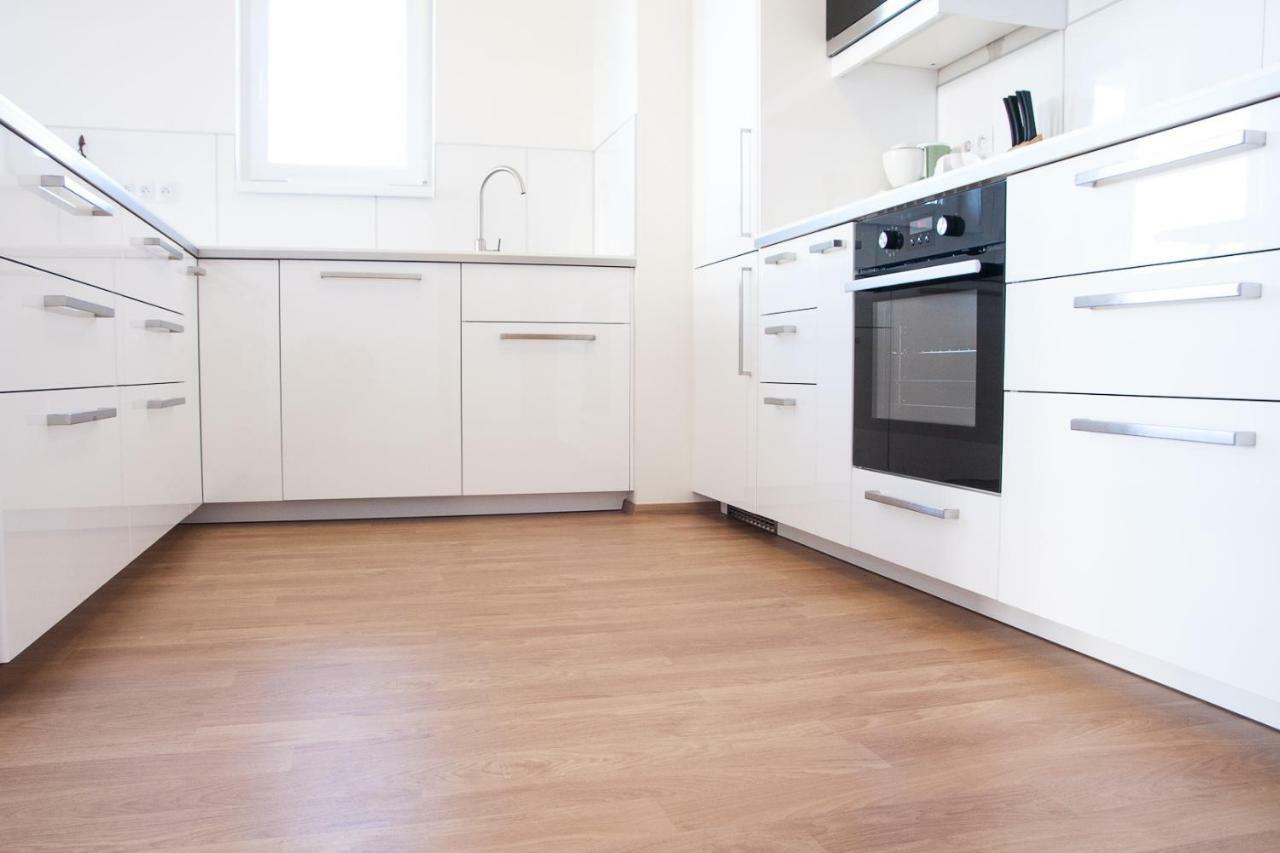 Prostorny 3 Pokojovy Apartman S Dvema Terasami 프라하 외부 사진