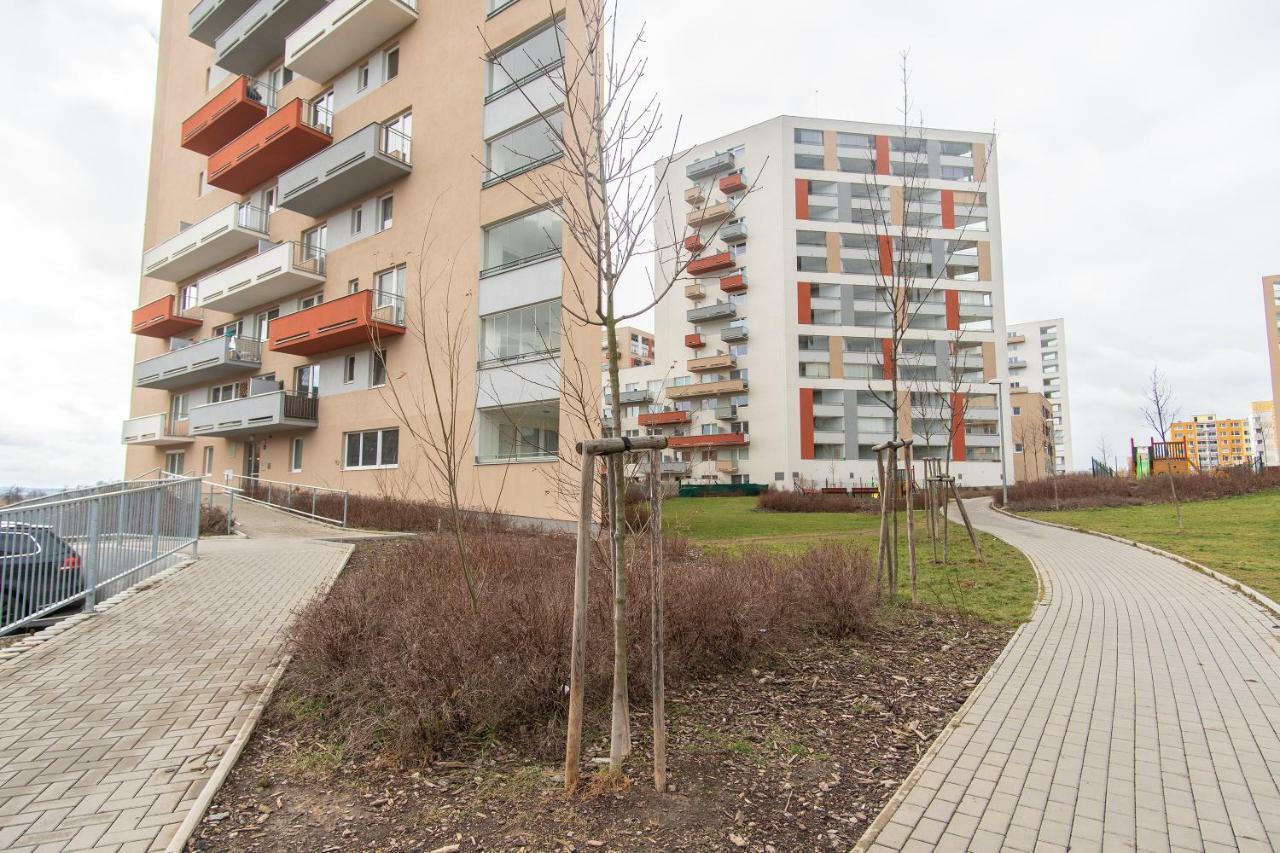 Prostorny 3 Pokojovy Apartman S Dvema Terasami 프라하 외부 사진